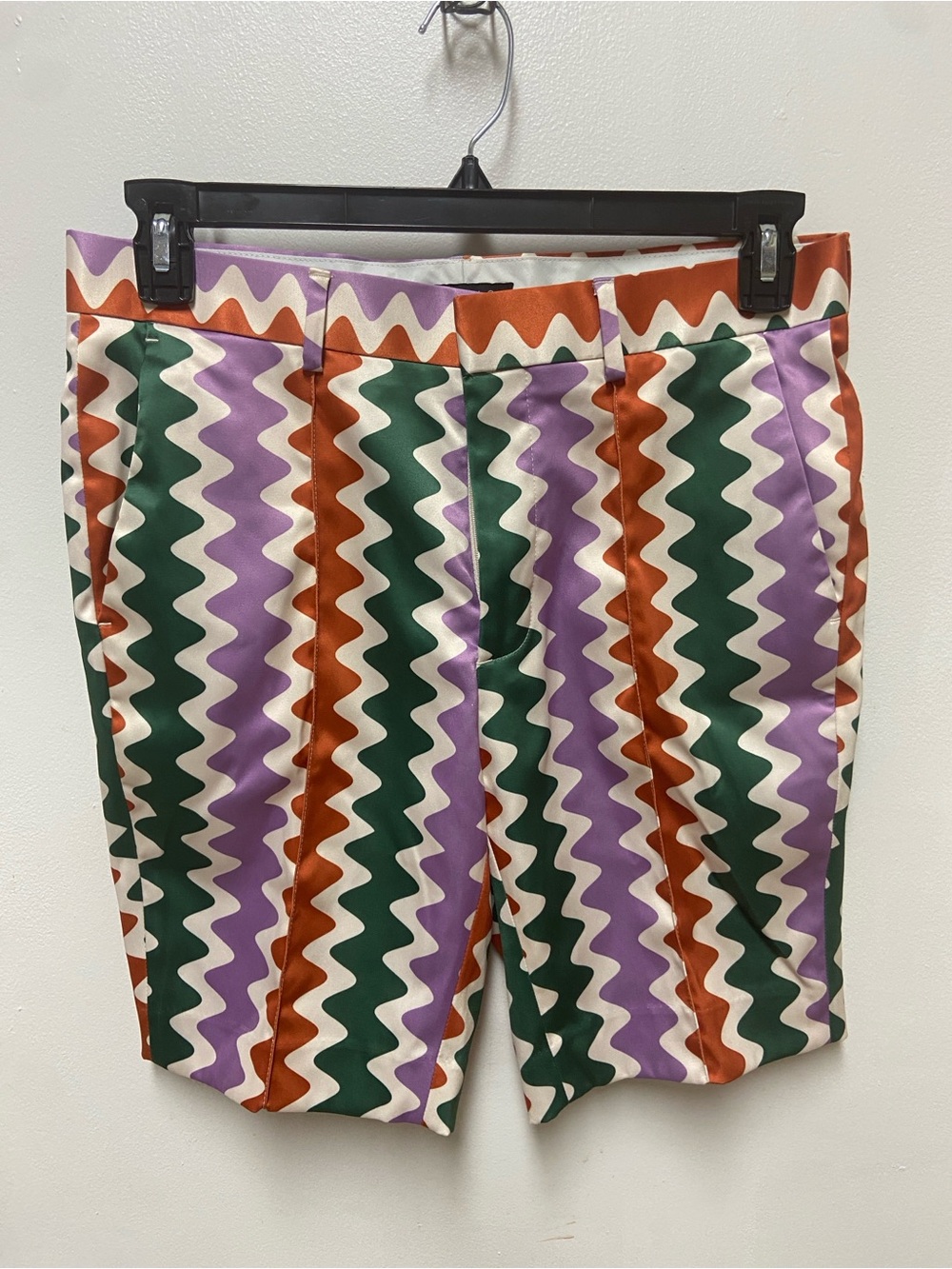 ASOS DESIGN Men’s W32 Colorful Abstract Wavy Print Shorts